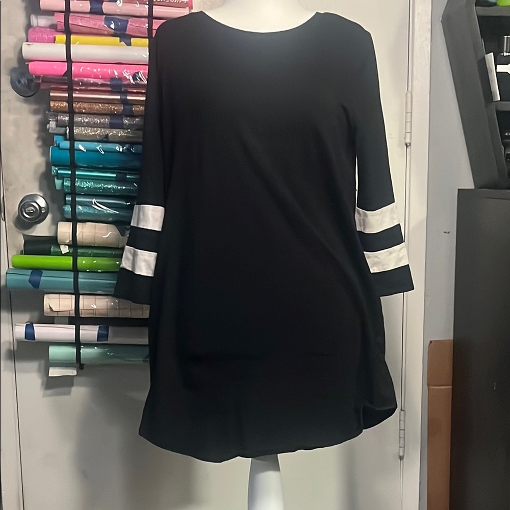 Women's Black and White Striped Sleeve Top/dress